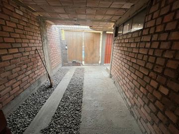 CASA EN VENTA - SAN ANTONIO DE CARAPONGO