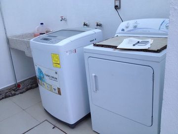 VENTA CASA MILENIO III EN COTO, AMUEBLADA O SIN AMUEBLAR, OPORTUNIDAD!