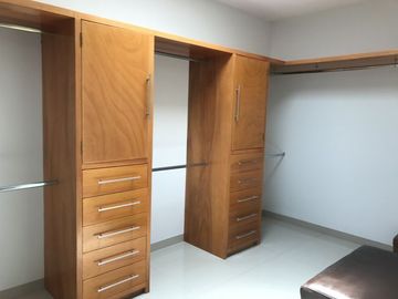 VENTA CASA MILENIO III EN COTO, AMUEBLADA O SIN AMUEBLAR, OPORTUNIDAD!