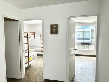 Invierte en Asia: Casa de Playa con 2 Piscinas y 5 Dormitorios