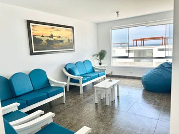 Invierte en Asia: Casa de Playa con 2 Piscinas y 5 Dormitorios