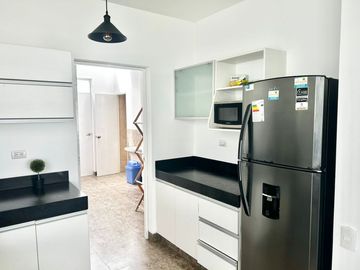 Invierte en Asia: Casa de Playa con 2 Piscinas y 5 Dormitorios