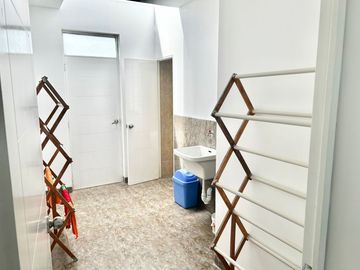 Invierte en Asia: Casa de Playa con 2 Piscinas y 5 Dormitorios