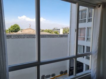 Oportunidad de Inversión, Vende Depto. 1 dormitorio con Estacionamiento y Bodega.