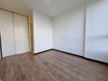 Oportunidad de Inversión, Vende Depto. 1 dormitorio con Estacionamiento y Bodega.