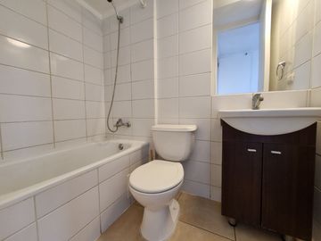Oportunidad de Inversión, Vende Depto. 1 dormitorio con Estacionamiento y Bodega.