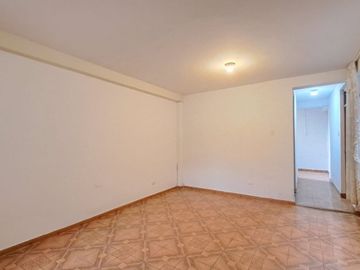 1136707 🏡 Gran Oportunidad De Inversión En Los Olivos – Casa De 4 Pisos Frente A Parque