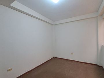 1136707 🏡 Gran Oportunidad De Inversión En Los Olivos – Casa De 4 Pisos Frente A Parque