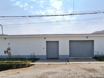 ALQUILO CASA JR. LOS ALPES - URB. ASOC. DE VIVIENDA LOS HUERTOS DE LA MOLINA  LA MOLINA
