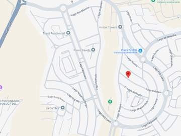 Casa en Remate, con patio, jardín y balcón en Zona de Alta Plusvalía, Col. Cumbres del Lago, Querétaro, Querétaro