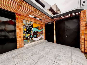 Casas Renteras con Locales en Cuenca Ecuador, Sector Av Pichincha, cerca del centro de cuenca
