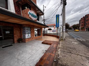 Casas Renteras con Locales en Cuenca Ecuador, Sector Av Pichincha, cerca del centro de cuenca