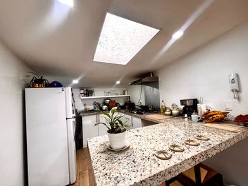 Casas Renteras con Locales en Cuenca Ecuador, Sector Av Pichincha, cerca del centro de cuenca