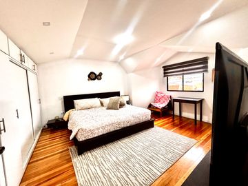 Casas Renteras con Locales en Cuenca Ecuador, Sector Av Pichincha, cerca del centro de cuenca