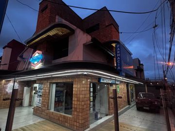 Casas Renteras con Locales en Cuenca Ecuador, Sector Av Pichincha, cerca del centro de cuenca