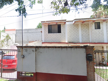 Casa Grande en Remate, con patio y jardín, Col. Jurica Pinar, Santiago de Querétaro, Querétaro