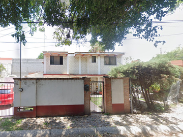 Casa Grande en Remate, con patio y jardín, Col. Jurica Pinar, Santiago de Querétaro, Querétaro