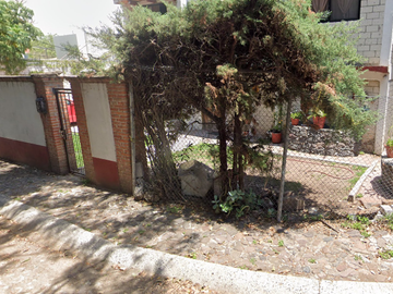 Casa Grande en Remate, con patio y jardín, Col. Jurica Pinar, Santiago de Querétaro, Querétaro