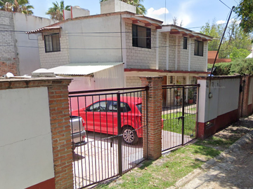 Casa Grande en Remate, con patio y jardín, Col. Jurica Pinar, Santiago de Querétaro, Querétaro