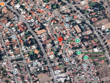 Casa Grande en Remate, con patio y jardín, Col. Jurica Pinar, Santiago de Querétaro, Querétaro