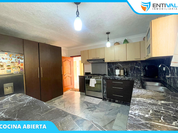VENDO CASA más 2 suites en Los Rosales – Segunda Etapa