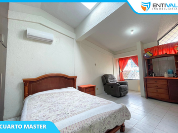 VENDO CASA más 2 suites en Los Rosales – Segunda Etapa