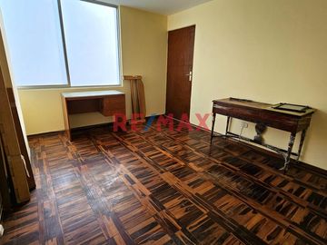 Venta De Amplio Depa En El Corazon De Miraflores