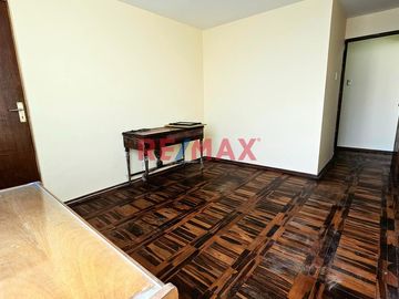 Venta De Amplio Depa En El Corazon De Miraflores