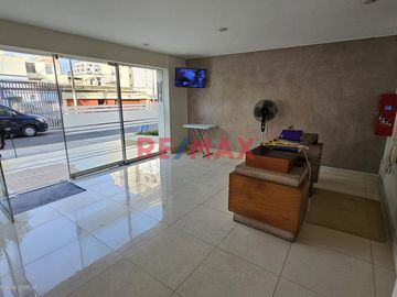 Venta De Amplio Depa En El Corazon De Miraflores