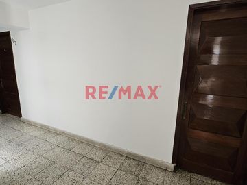 Venta De Amplio Depa En El Corazon De Miraflores
