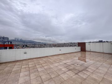 $92.500 - Departamento de 92m² con Pátio, sector Los Laureles