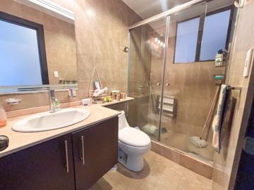 $92.500 - Departamento de 92m² con Pátio, sector Los Laureles