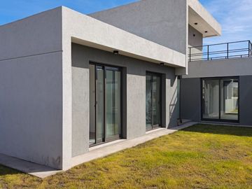 CASA A ESTRENAR EN VENTA