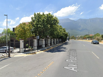 SE VENDE CASA EN FRACC. PUERTA DE HIERRO CUMBRES, MONTERREY, NUEVO LEON! SOLO CONTADO.