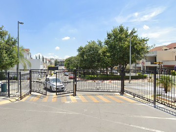 SE VENDE CASA EN FRACC. PUERTA DE HIERRO CUMBRES, MONTERREY, NUEVO LEON! SOLO CONTADO.
