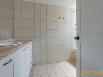 Colón con Vespucio. En el corazón de Las Condes. Departamento de 4 Dormitorios. Ideal familias