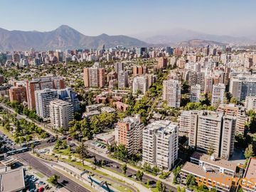 Colón con Vespucio. En el corazón de Las Condes. Departamento de 4 Dormitorios. Ideal familias