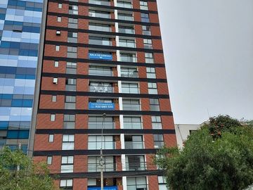 AV CAMINOS DEL INCA 2xx DPTO 9xx