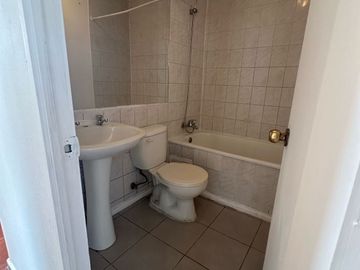 EN VENTA Depto. 3d-1b, En 2° Piso, Calle Maipú 848, Santiago