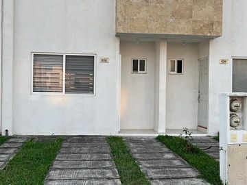 Casa en venta en Veracruz Fracc. Los Héroes cerca del Aeropuerto