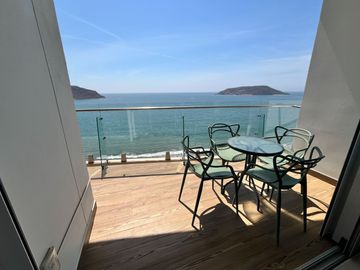 Exclusivo condominio en venta Frente al Mar en Camino al Mar - Vistas Icónicas a las Islas