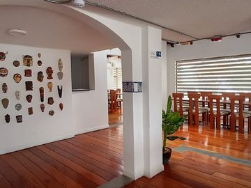 Casa Comercial en Venta – Redondel del Ciclista | Av. de los Granados