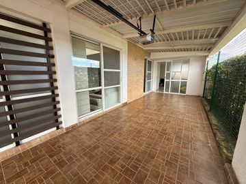 SE VENDE CASA ESQUINERA EN QUINTANAR DE LA PRADERA
