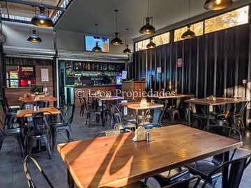 Leon Propiedades vende llaves de excelente y prestigioso restobar en Avenida principal y comercial de la comuna¡¡