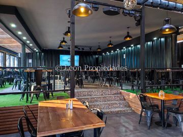 Leon Propiedades vende llaves de excelente y prestigioso restobar en Avenida principal y comercial de la comuna¡¡