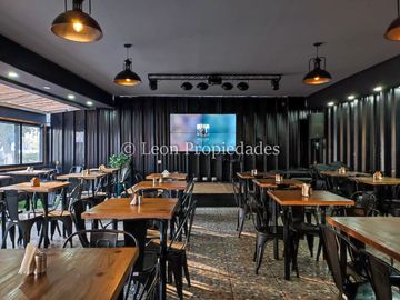 Leon Propiedades vende llaves de excelente y prestigioso restobar en Avenida principal y comercial de la comuna¡¡