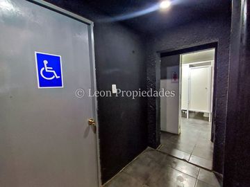 Leon Propiedades vende llaves de excelente y prestigioso restobar en Avenida principal y comercial de la comuna¡¡