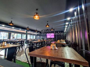 Leon Propiedades vende llaves de excelente y prestigioso restobar en Avenida principal y comercial de la comuna¡¡