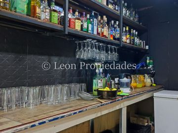Leon Propiedades vende llaves de excelente y prestigioso restobar en Avenida principal y comercial de la comuna¡¡