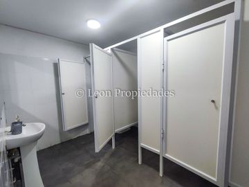 Leon Propiedades vende llaves de excelente y prestigioso restobar en Avenida principal y comercial de la comuna¡¡